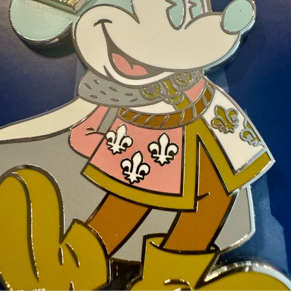 NWT. Mickey Mouse: The Main Attraction Pin, price charming regal carousel. - Picture 4 of 9